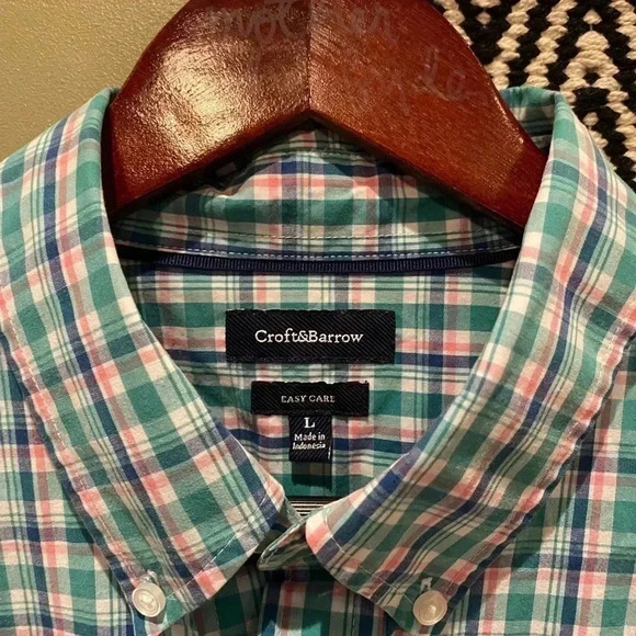 CROFT & BARROW MENS EASY CARE PLAID SHORT SLEEVE BUTTON DOWN DRESS SHIRT SIZE L - Picture 2 of 3